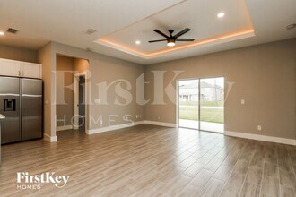 327 Churchill Ct in Poinciana, FL - Building Photo - Building Photo