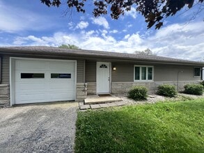 406 Magnolia Dr in Kokomo, IN - Building Photo - Building Photo