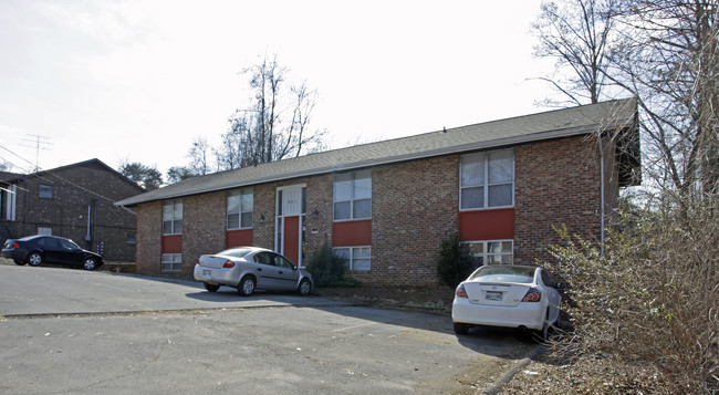 901 Flanders Ln in Knoxville, TN - Foto de edificio - Building Photo