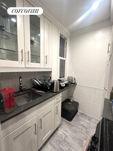 326 W 47th St in New York, NY - Building Photo - Building Photo
