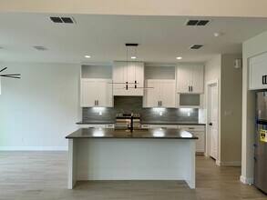 7511 Cresta Bella St in Laredo, TX - Building Photo - Building Photo