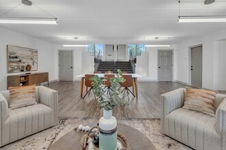 Haven Hobart in Hobart, IN - Foto de edificio - Building Photo