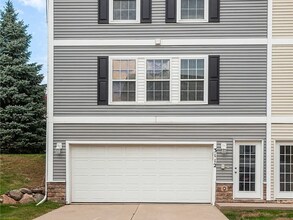 3112 SW Sharmin Ln in Ankeny, IA - Building Photo - Building Photo