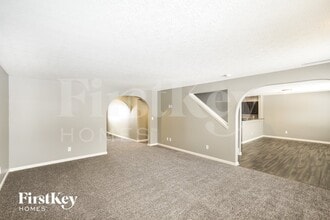 5773 Weeping Willow Pl in Whitestown, IN - Foto de edificio - Building Photo