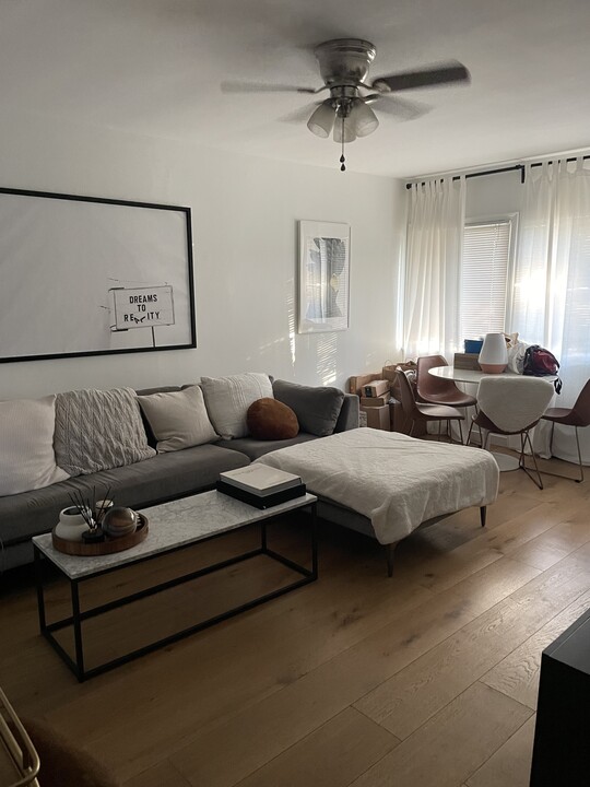 2202 Penmar Ave, Unit 2202 in Venice, CA - Building Photo