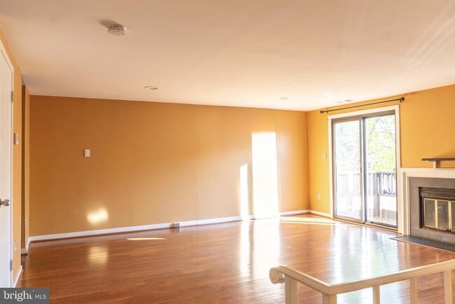 9804 Hellingly Pl in Montgomery Village, MD - Building Photo - Building Photo