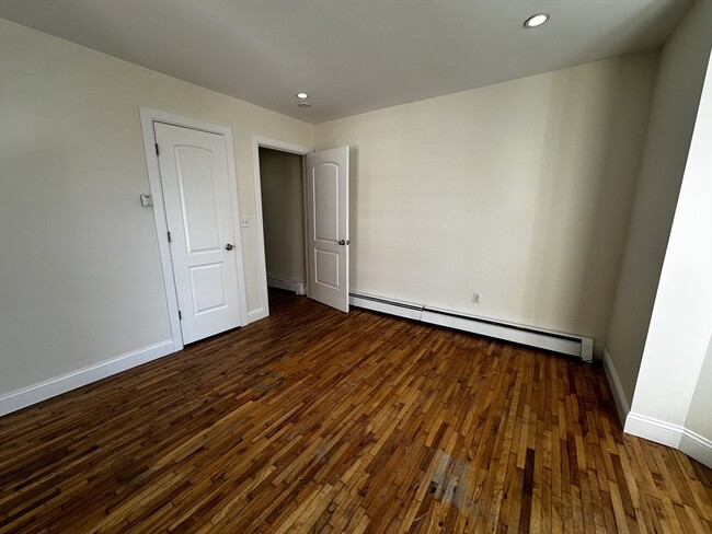 305 Princeton St, Unit #1 in Boston, MA - Building Photo - Building Photo