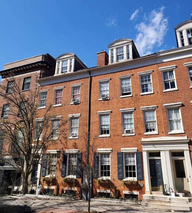 property at 107 E Market St