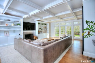 46 Burr Farms Rd in Westport, CT - Building Photo - Building Photo