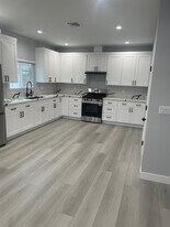 17032 Midwood Dr in Los Angeles, CA - Building Photo