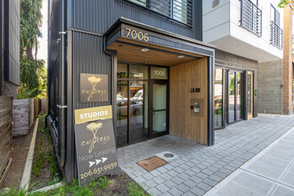 Cypress Greenwood in Seattle, WA - Foto de edificio - Building Photo