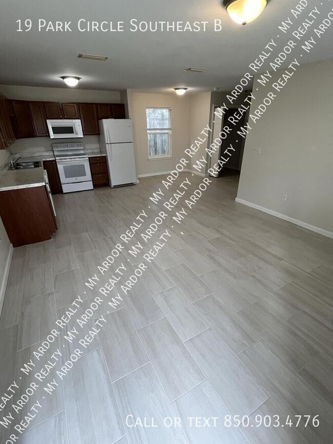 19 Park Cir SE in Fort Walton Beach, FL - Building Photo - Building Photo