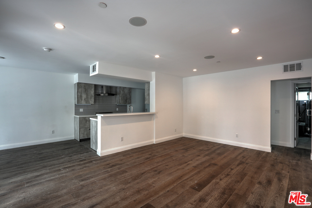 1111 Alta Loma Rd-Unit -3 in West Hollywood, CA - Foto de edificio - Building Photo