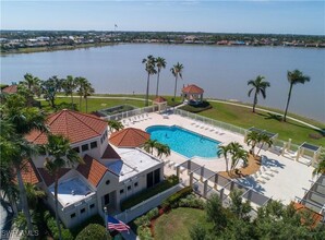 7271 Mill Pond Cir in Naples, FL - Foto de edificio - Building Photo
