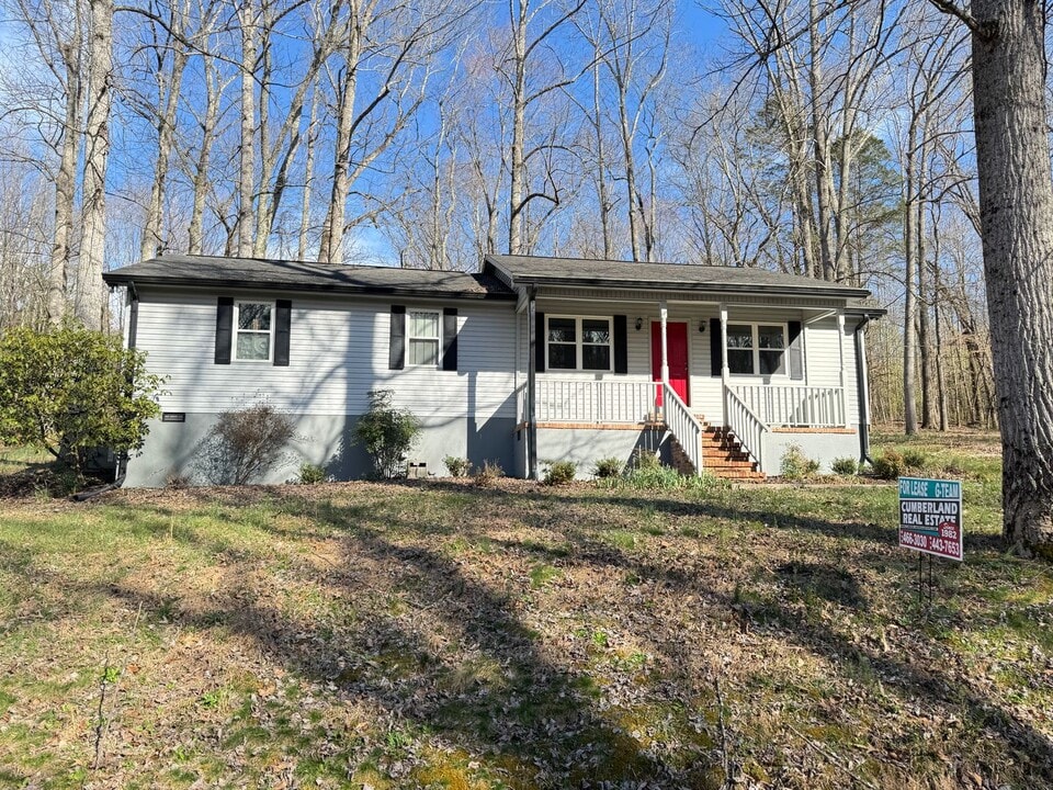716 Mountain View Dr in Morrison, TN - Building Photo
