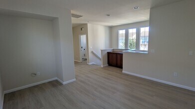 86 Standley Ct in Pittsburg, CA - Building Photo - Building Photo