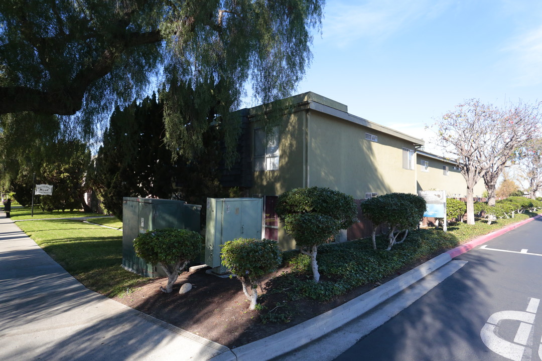 Carriage House Apartments in Chula Vista, CA - Building Photo