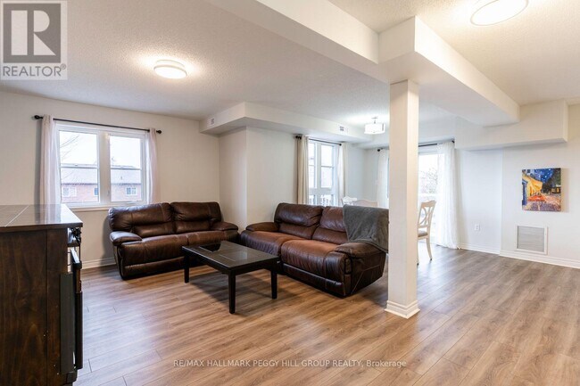 141 Sydenham Wells in Barrie, ON - Building Photo - Building Photo