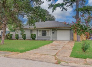 3626 Songwood St in Houston, TX - Building Photo - Building Photo