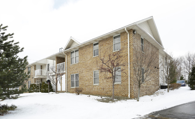 Laurel Ridge Apartments in Erie, PA - Building Photo - Building Photo