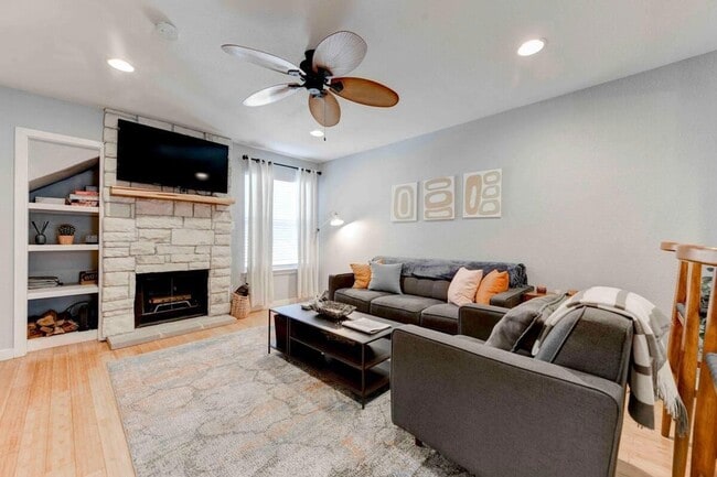 3601 Menchaca Rd, Unit 107 in Austin, TX - Building Photo - Building Photo