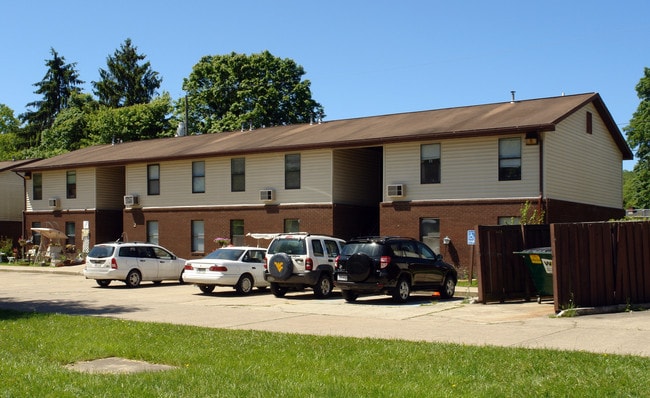 Elk Valley I Apartments in Elkview, WV - Foto de edificio - Building Photo