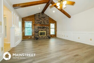 408 SE Brownfield Dr in Lee's Summit, MO - Building Photo - Building Photo