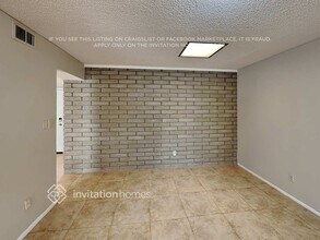 10413 W Calle Del Oro in Phoenix, AZ - Foto de edificio - Building Photo