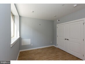 2015 S Hutchinson St, Unit 11 in Philadelphia, PA - Building Photo - Building Photo