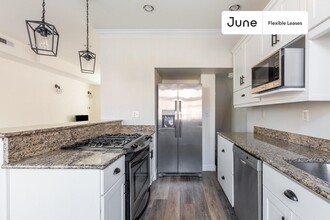 216 Ascot Pl NE in Washington, DC - Building Photo - Building Photo