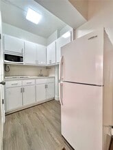 611 W 50th Pl in Hialeah, FL - Building Photo - Building Photo