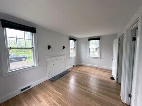 111 Amity St, Unit Apt. 1 in Amherst, MA - Building Photo - Building Photo