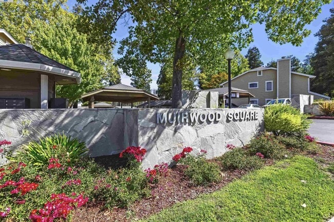 655 Center Ave in Martinez, CA - Building Photo - Building Photo