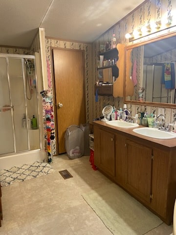 935 Calvert Dr in Clarksville, TN - Foto de edificio - Building Photo