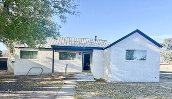 200 Santa Rita Dr in Odessa, TX - Building Photo