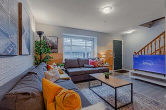 686 E Cordova St in Vancouver, BC - Building Photo - Building Photo