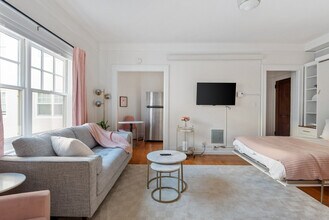 2015 NW Flanders St in Portland, OR - Building Photo - Building Photo