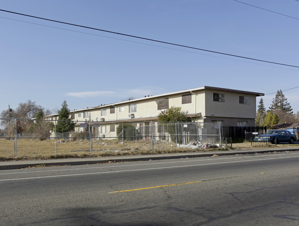 5218 Martin Luther King Jr Blvd in Sacramento, CA - Building Photo