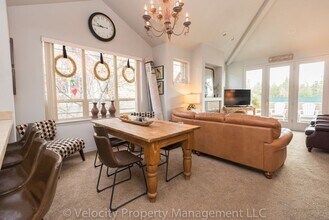 61701 Bridge Creek Loop in Bend, OR - Building Photo - Building Photo