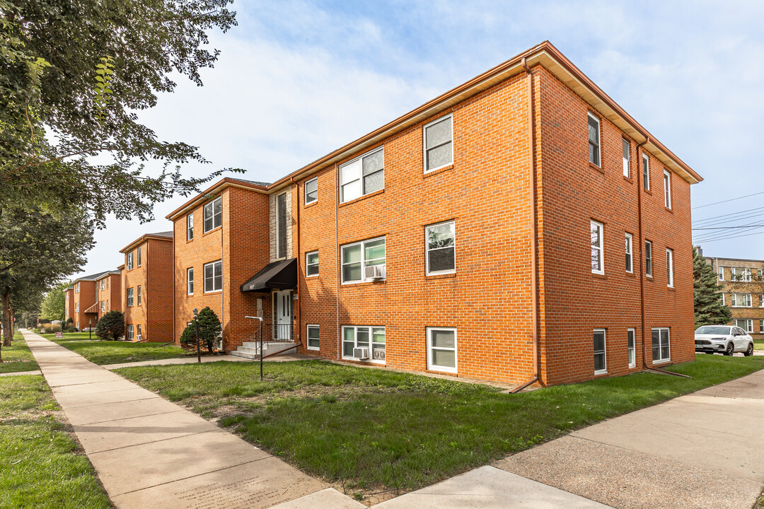 Highland Lane Apartments in St. Paul, MN - Building Photo