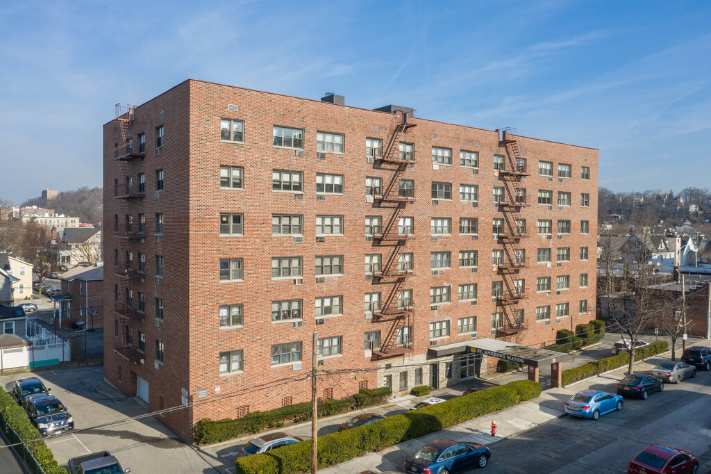 St. Andrews Manor Apartments in Yonkers, NY | ApartmentHomeLiving.com