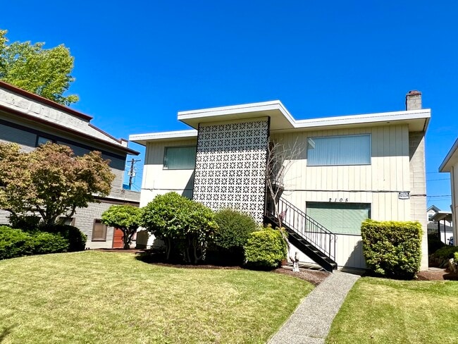 2105 Colby Ave, Unit 4