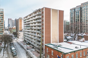 Gloucester Apartments in Ottawa, ON - Building Photo