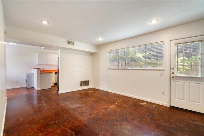 610 Franklin Blvd in Austin, TX - Building Photo - Building Photo