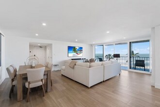 10701 Gulf Shore Dr in Naples, FL - Building Photo - Building Photo
