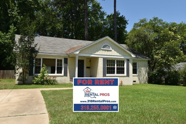property at 105 N Pinecrest Dr
