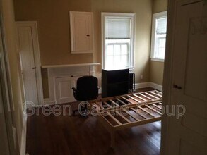 323-325-325 College St in Burlington, VT - Building Photo - Building Photo