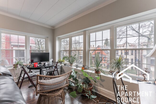 2618 N Mozart St in Chicago, IL - Building Photo - Building Photo