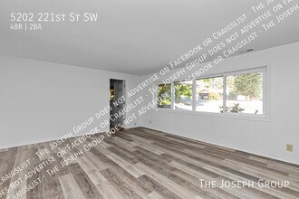 5202 221st St SW in Mountlake Terrace, WA - Building Photo - Building Photo