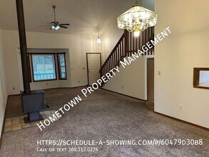 8526 Oxford Ave SE in Olympia, WA - Building Photo - Building Photo